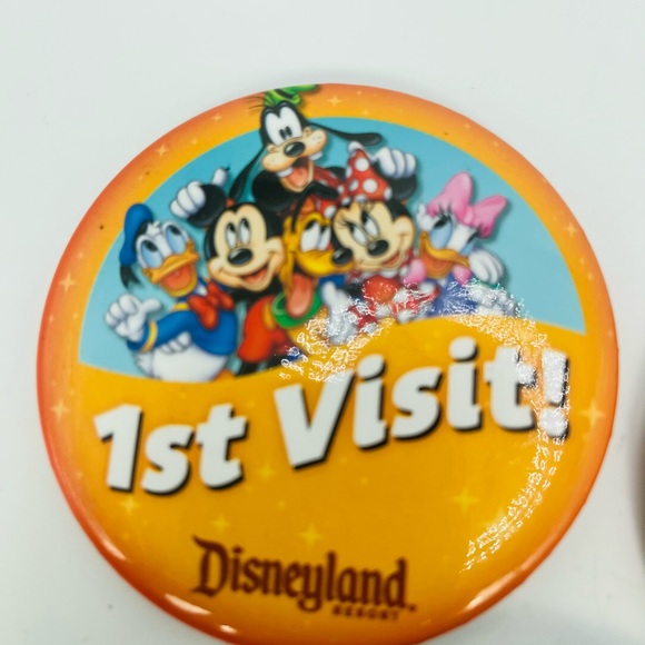 Disneyland Button Pins Lot Of 3 Ariel’s Grotto And 1st Visit - Picture 4 of 6